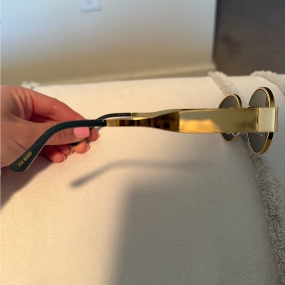 Steve Madden Gold Frame Oval Sunglasses with Dark Green Lenses - Picture 3 of 5